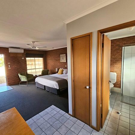 Bridge Motor Inn Тоукъмуол Екстериор снимка