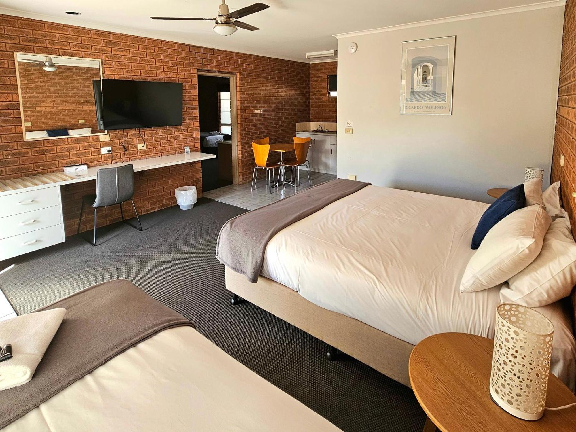 Bridge Motor Inn Тоукъмуол Екстериор снимка