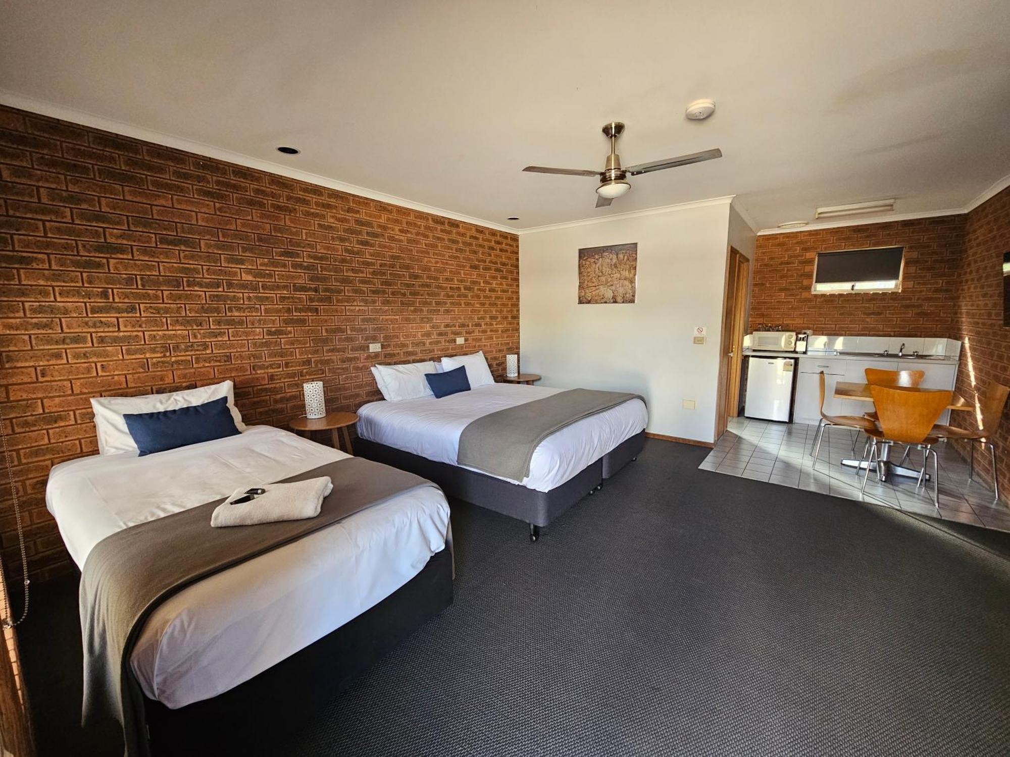 Bridge Motor Inn Тоукъмуол Екстериор снимка