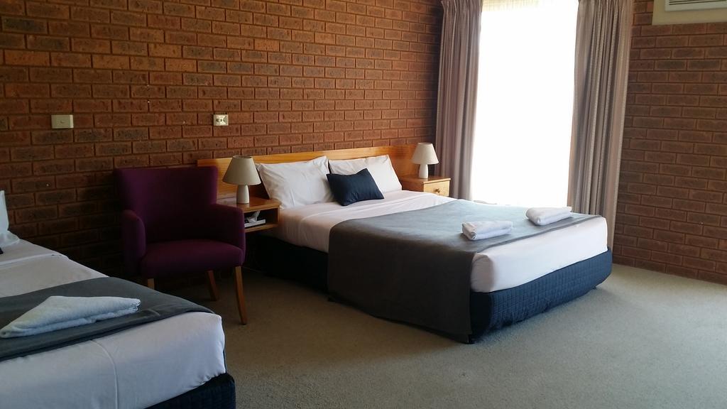 Bridge Motor Inn Тоукъмуол Екстериор снимка