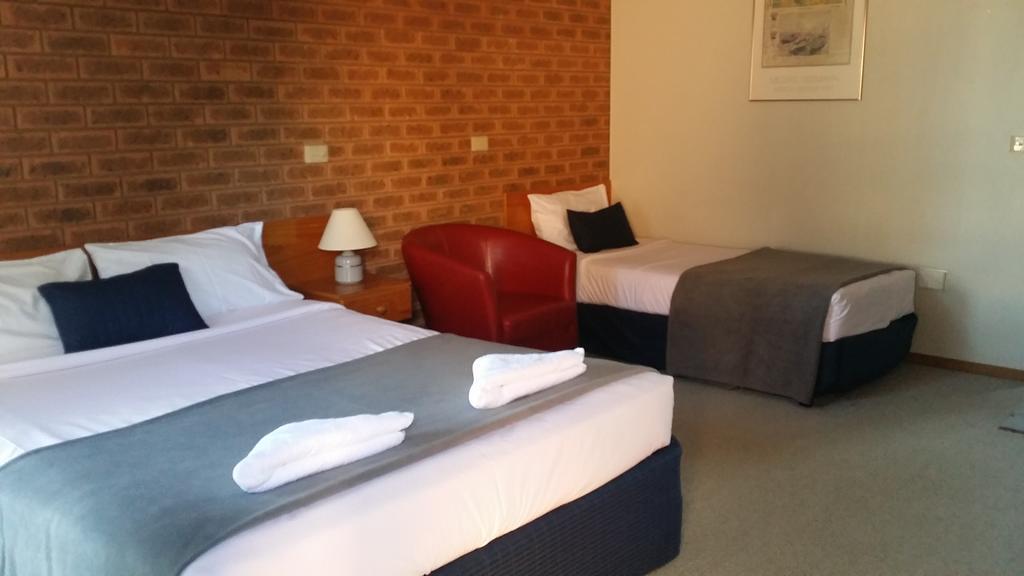 Bridge Motor Inn Тоукъмуол Екстериор снимка