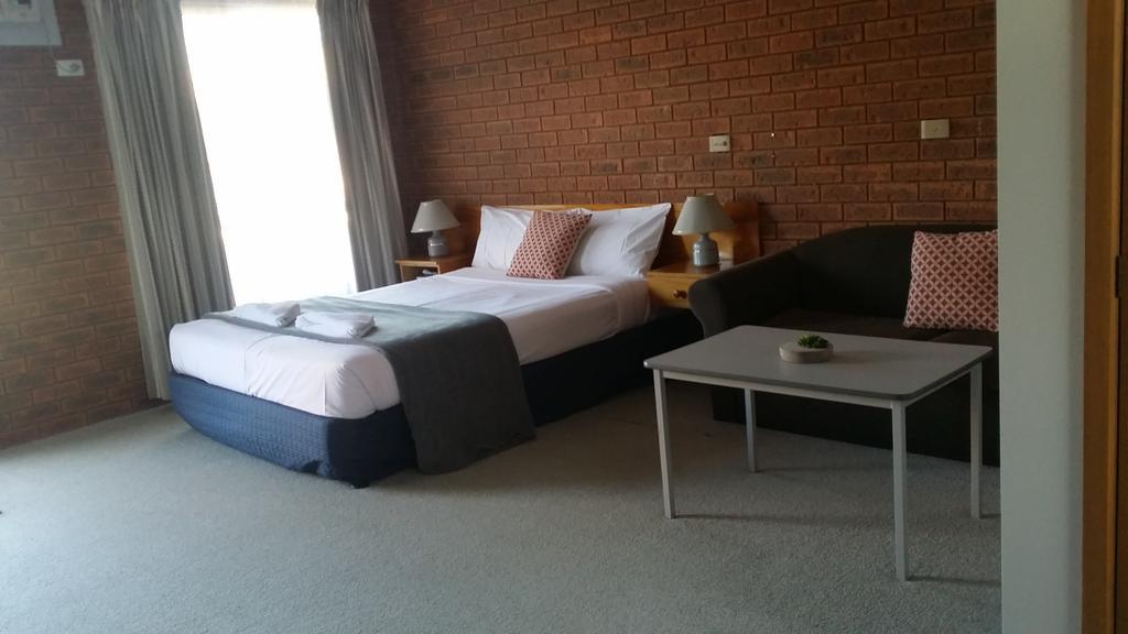 Bridge Motor Inn Тоукъмуол Екстериор снимка