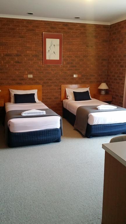 Bridge Motor Inn Тоукъмуол Екстериор снимка