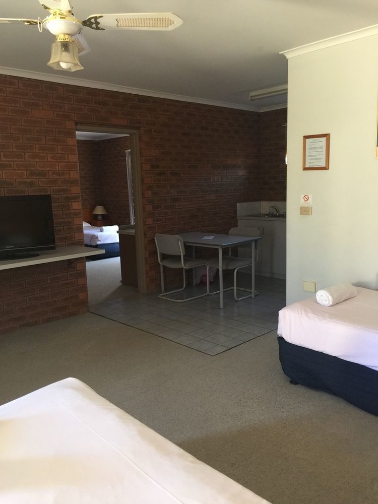 Bridge Motor Inn Тоукъмуол Екстериор снимка